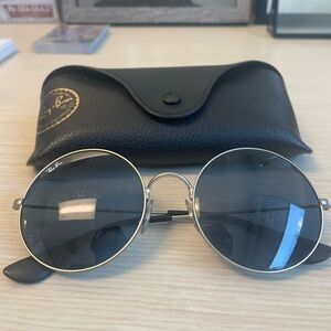 Ray-Ban Round Sunglasses with Black Lenses
